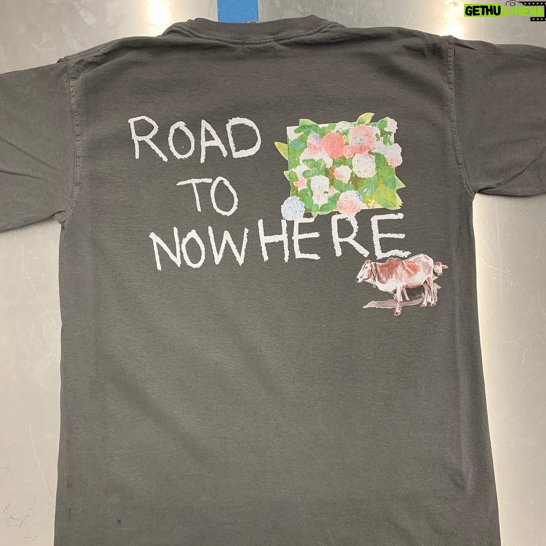 Aziz Ansari Instagram - JUST PRESSED. New tour shirt launching in LA TONIGHT featuring my grandma. 👵🏾 Artwork by @mattrmccormick and @easyotabor based on photos I took in India.