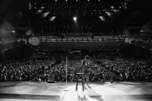 Aziz Ansari Instagram - Vancouver photos by @evaankheraj  Please engage below everyone! #Engagement #EngagementRules #Comments #MaintainingMySocialMediaPresence #Influencers