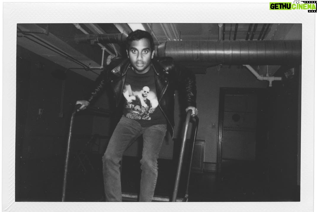 Aziz Ansari Instagram - Richmond last night. Thanks for coming out. Photos by @pjsykes