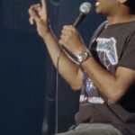 Aziz Ansari Instagram - Here’s a clip from my new standup special streaming on @netflix. Enjoy. #LazyCaptions #PromoOverSoonIPromise