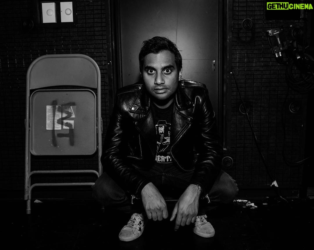 Aziz Ansari Instagram - Photos from DC. Thanks to everyone that came out. Shoutout to the Undertaker and @homage. (📷: @kgustafson) Washington D.C.