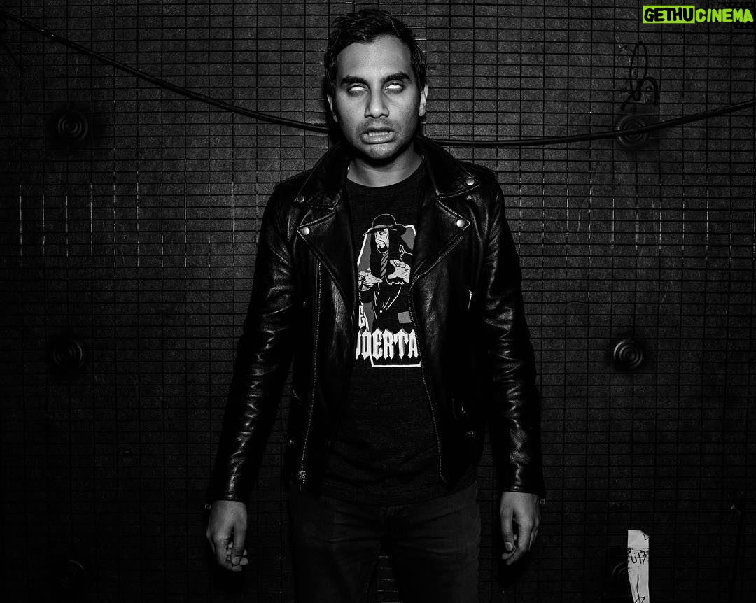 Aziz Ansari Instagram - Photos from DC. Thanks to everyone that came out. Shoutout to the Undertaker and @homage. (📷: @kgustafson) Washington D.C.