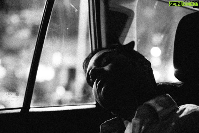 Aziz Ansari Instagram - JET LAG 📸: @marcusrussellprice