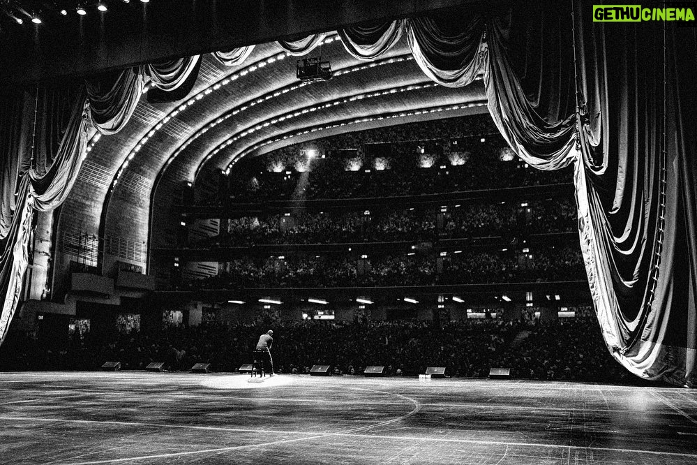 Aziz Ansari - 49.3K Likes - Happy Father’s Day.
Radio City Music Hall - Night 1
📷: @marcusrussellprice