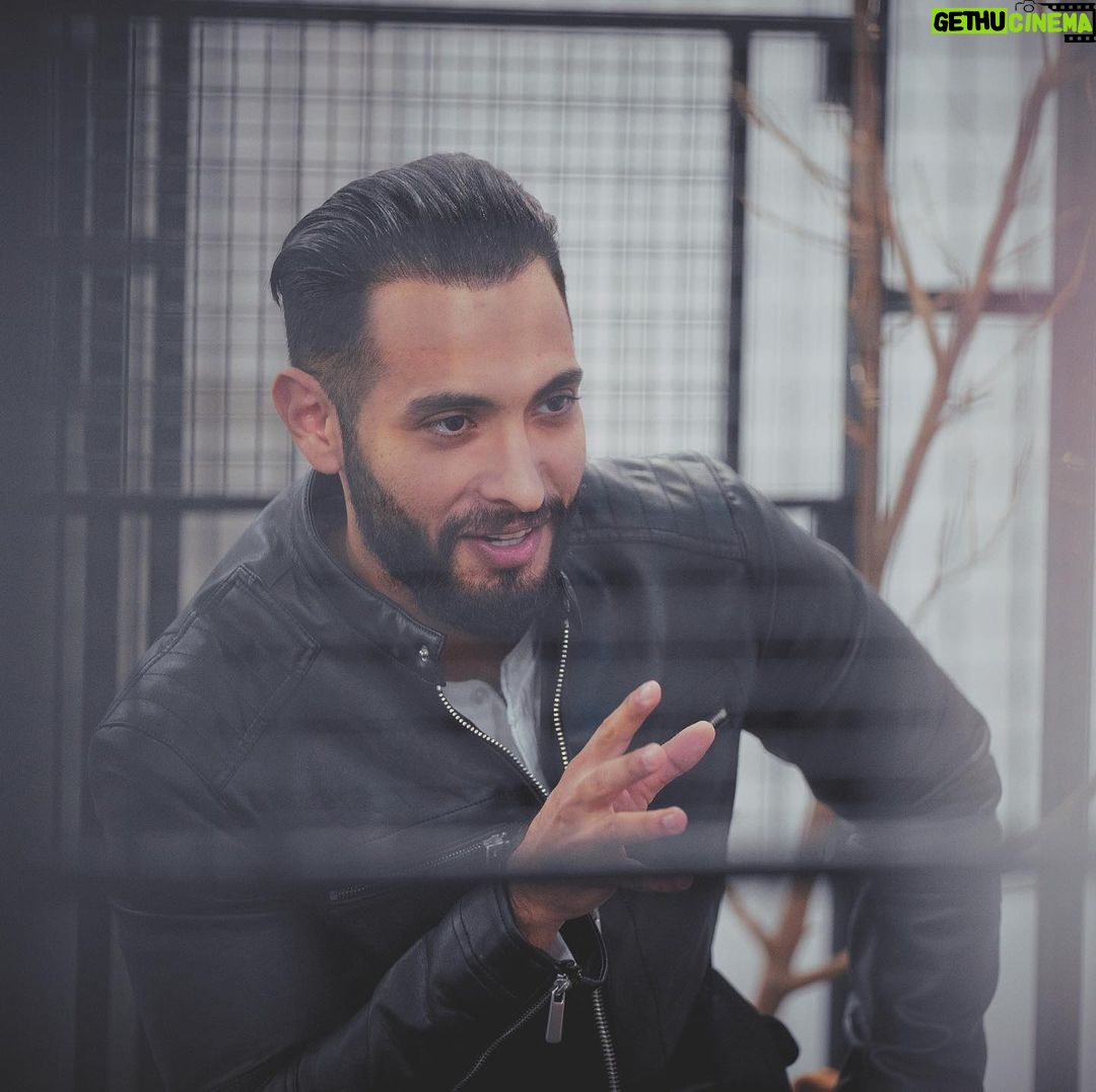 Aziz Bader - 6.6K Likes - "أقول ترا ما أحب اللف والدوران..."