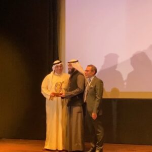 Aziz Bader Instagram - الحمدلله اليوم تم تكريمي بجائزة الكويت للإبداع لسنة ٢٠١٩ من قبل الأستاذ ماضي الخميس شكراً جزيلاً على هذا التقدير