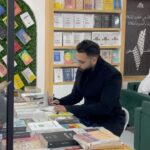 Aziz Bader Instagram - انتهى معرض الكتاب الدولي ٢٠٢٣ في الكويت نراكم باذن الله السنة القادمة أحب أشكر كل من زارني وأخذ الكتاب وأشكر كل من استنكر منع الاصدار السابق من الجزء الأول أخذ الاصدار الجديد منه ♥️ شكراً لكل من قرأ الجزئين وأرسل لي رأيه عنهم ♥️ شكراً لدار كلمات ♥️كل المحبة لكم ♥️