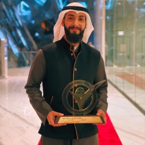 Aziz Bader Instagram - الحمدلله اليوم تم تكريمي بجائزة الكويت للإبداع لسنة ٢٠١٩ من قبل الأستاذ ماضي الخميس شكراً جزيلاً على هذا التقدير