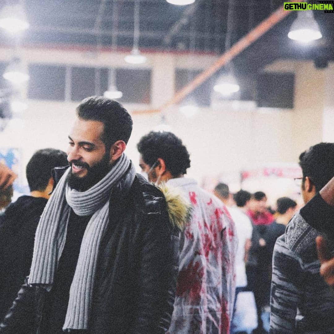 Aziz Bader Instagram - استمتعت معاكم باليوم الأول والثاني من معرض كومفست في أرض المعارض واليوم آخر يوم حياكم خننشوفكم . @comfestcon . تصوير @memphotog