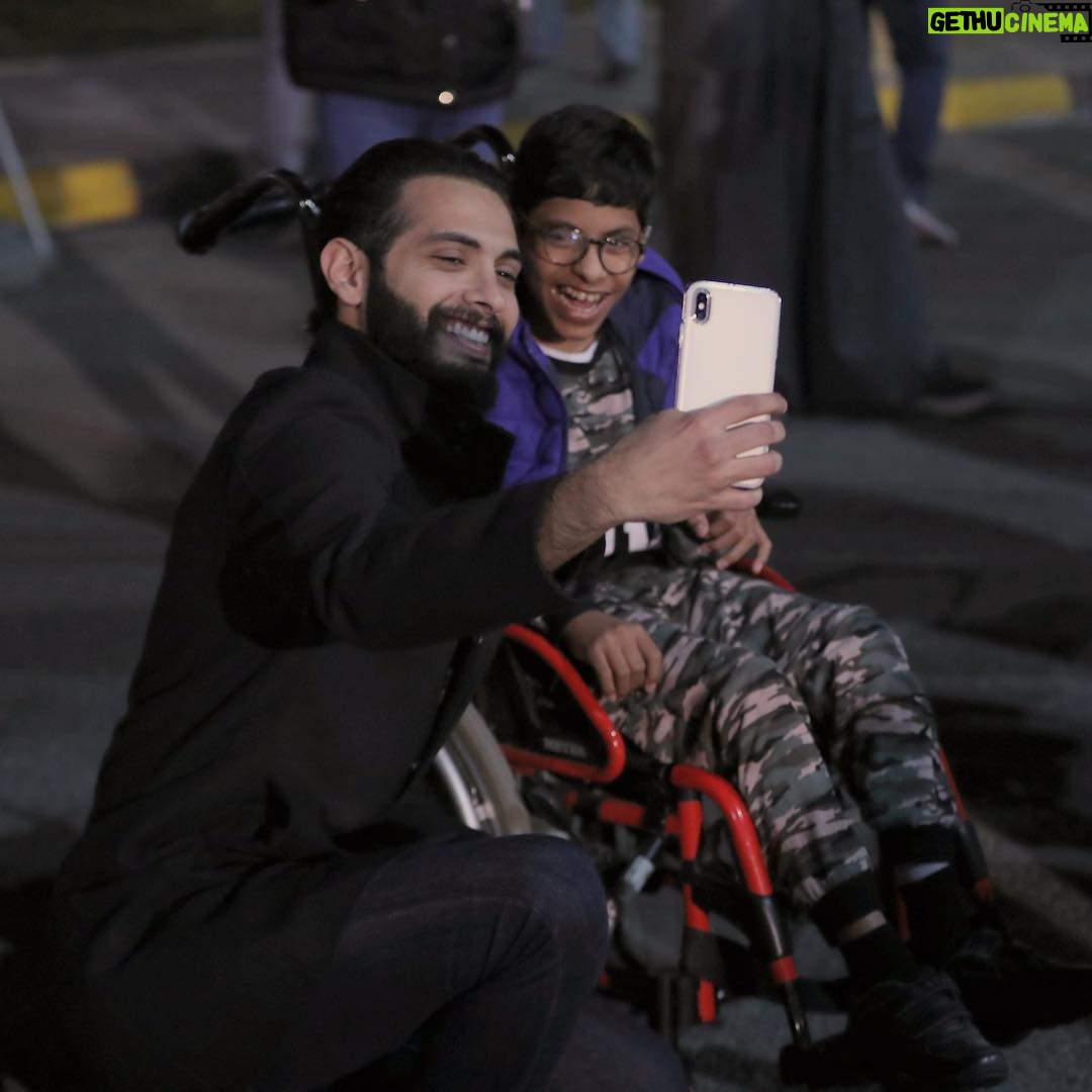 Aziz Bader - 8.1K Likes - كان يوم جميل والأجمل هو حضور صديقي محمد اللي نورني واللي زاد نور حضوركم
•
أبي منكم تحطون إموجي القلب بالتعليقات ❤️