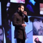 Aziz Bader Instagram - بدايةً حاب أشكر وزارة الدولة لشؤون الشباب ومركز الشباب العربي على دعوتي لالقاء كلمة للجمهور والتي كانت تتركز على المحتوى الترفيهي العائلي والتي كانت بعنوان "لا تيأس" وانا عند وعدي على دعم المواهب بدون مقابل فقط ارسلولي محتواكم الترفيهي العائلي خاص والباقي علي 👌🏼 • ثانياً أشكر هذا الجمهور الجميل على حضورهم ووقتهم وأتمنى أني كنت عند حسن ظنكم 🌹 • بعدسة @albedah_eye