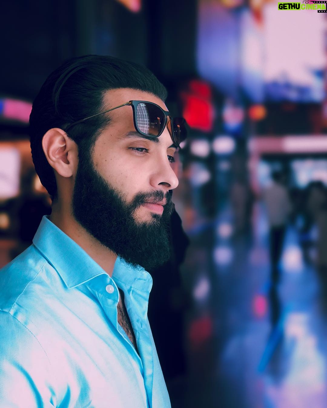 Aziz Bader - 8.6K Likes - You took me by surprise
I didn't realize that you were laughing 🃏 🤡
•
Photo by:
@albedah_eye