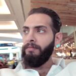 Aziz Bader Instagram - لما تطلع مع واحد وطول الوقت ماسك تلفونه _____________________________________________ @hopeless_q8 @hopeless_q8 _____________________________________________ فعل زر التنبيهات عشان يوصل لك كل جديد