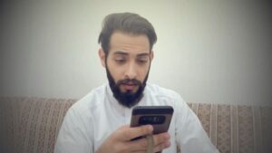 Aziz Bader Instagram - شرايكم؟ تزعلون؟
@hopeless_q8
@hopeless_q8