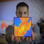 Aziz Bader Instagram - وصل العووود، هاتف HUAWEI Mate Xs 5G القابل للطي جهازين بجهاز تلفون وتابلت بمواصفات جبارة. اشترِ مع غطاء من الجلد وسماعات Freebuds 3 وكفالة ٦ شهور على الشاشة مجاناً. رابط الطلب بالبايو #HuaweiMateXs5G @HuaweiMobileKW