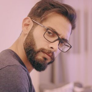 Aziz Bader Instagram - 😡زهقتوا؟ 
كلها فترة وتعدي ماراح يظل العمر كله
لكن أهم شي الالتزام عشان ما يطول