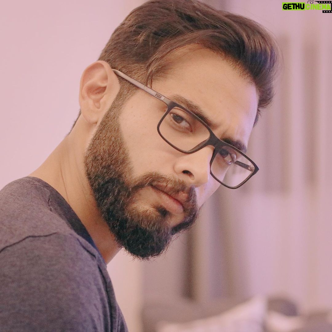 Aziz Bader - 6.6K Likes - 😡زهقتوا؟
كلها فترة وتعدي ماراح يظل العمر كله
لكن أهم شي الالتزام عشان ما يطول