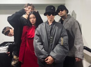 B.I Instagram - 저의 오프라인 팬미팅과 첫번째 콘서트에 와주셔서 감사드립니다. 게스트로 와준 하이와 에픽하이형님들에게 압도적인 감사를올립니다. 그리고 무대를 채워주기위해 애써주신 우리팀과 82크루에게 감사드립니다. 제가 무대하고 음악하는 원동력이 되어주는 아이디 사랑하고 고마워요 조심해서 집에가구 행복한 시간 보냈기를 💖