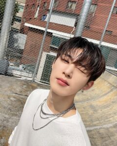 B.I Instagram - ☀️