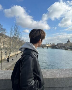 B.I Instagram - Guess where i am ❓