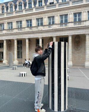 B.I Instagram - Guess where i am ❓