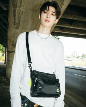 B.I Instagram - ojeito x B.I pieces of love, chapter 1.

Sophistication within simplicity, to be able to express oneself without being overbearing is one of the most difficult things to do. Working with ojeito who also collaborated with the likes of Futura Labs, Union LA, and Clot was an amazing experience.