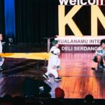 Babe Cabiita Instagram - Ini foto foto keseruan standup kemaren #diManapunMedannya mulai dari persiapan baca doa, standup, hingga penutup bit closing aku pakai gimick dokter kecil 😂. Uda lama bet ga nulis materi dan gara gara kemaren jd pengen bikin spesial show. Tunggu tahun depan ya. InsyaAllah bisa keliling sampai ke kota kamu! . 📸 @piokharisma