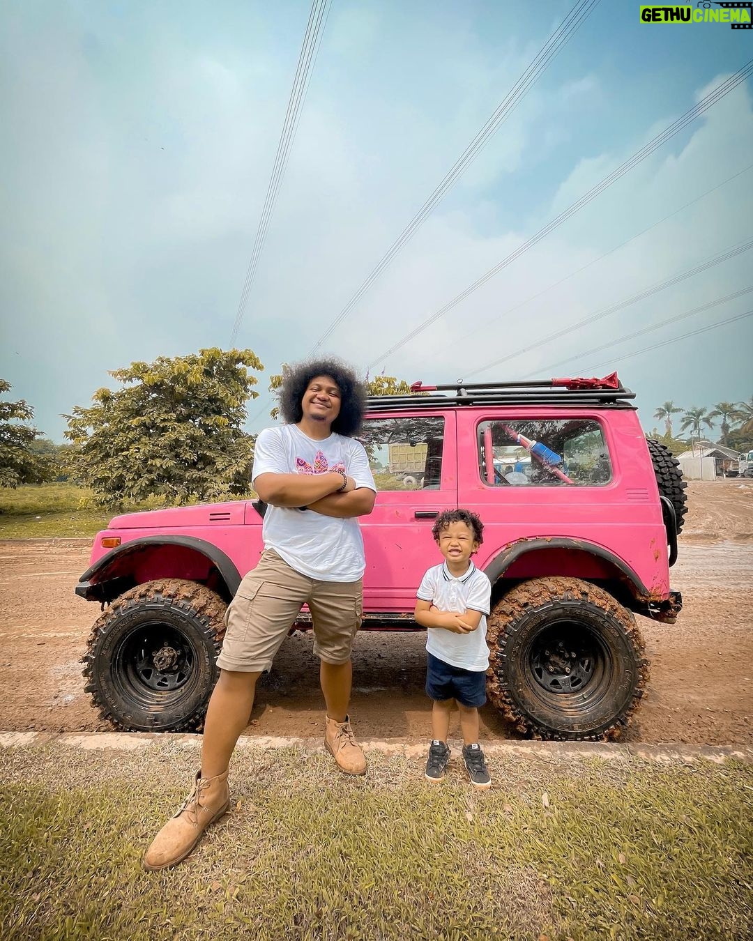Babe Cabiita Instagram - Kelak MIYABI akan jatuh ketanganmu nak, pake aja buat sekolah, yakinlah ini lebih keren daripada mobil sedan mahal lainnya, tapi sudah pasti kalah nyaman 😂