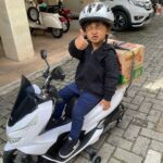 Babe Cabiita Instagram - Ada yang nampak anak ini? Trahir pamit mau mudik ke Medan naik pcx kecilnya tapi ga sampe sampe. Kecepatan kira kira 10meter/jam 😭 Sudah dimana kira-kira dia ya? Ada info?