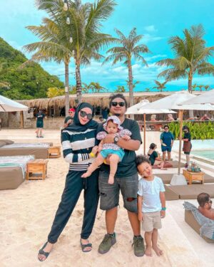 Babe Cabita Instagram - Karna liburan bareng anak istri jadi harus pakai kaca mata itam biar ga ketauan klo pas lagi liatin pantat bule bejemur... at @palmillabali
