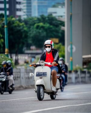 Babe Cabita Instagram - Tebak berapa harga vespa tua ini?