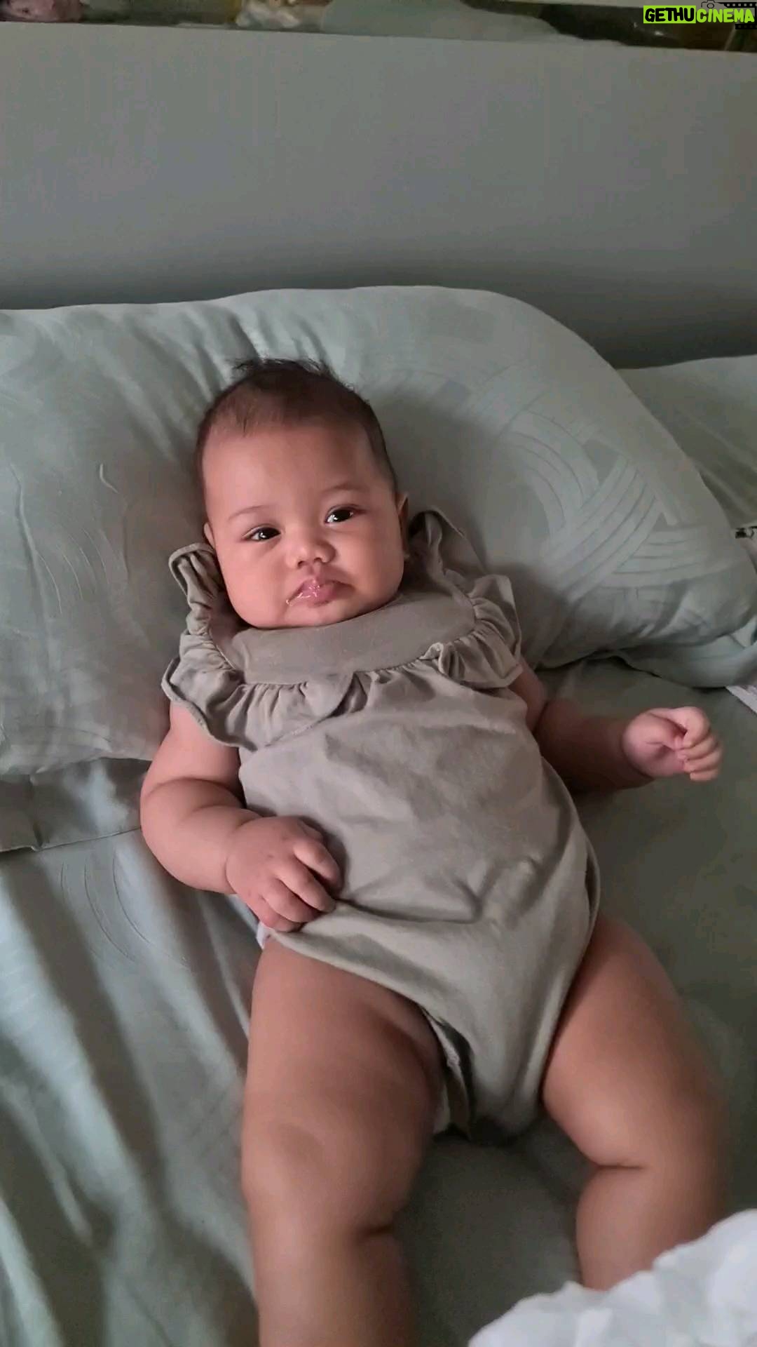 Babe Cabiita Instagram - Sepertinya ketawa menghargai, atau ketawa karna seneng papanya ada bisnis baru @sempatin.id ☺