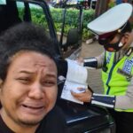 Babe Cabiita Instagram - TOLOOOOOONG, aku pernah foto ama kapolda loh 😭😭😭