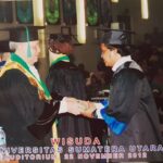 Babe Cabiita Instagram - Nemu foto satu satunya pakai baju wisuda waktu kuliah S3. Tamat dengan cumlaude IPK 4,5. Selesai ambil tabung gas langsung kluar pulang ganti baju karna baju wisuda bau kringat basi akibat baju wisuda disana semuanya sewa ke kampus.