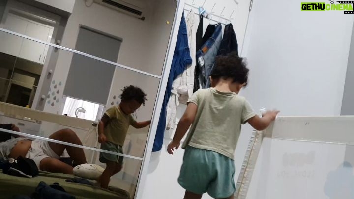 Babe Cabiita Instagram - Beginilah tiap hari klo aku bangun pagi. Alarmnya bukan hp tapi perut tiba tiba di injak klo anak uda bangun. Bukan hanya perut, kadang ucok lg naek pun di pijaknya. Organ dalam semuanya uda begeser ðŸ˜