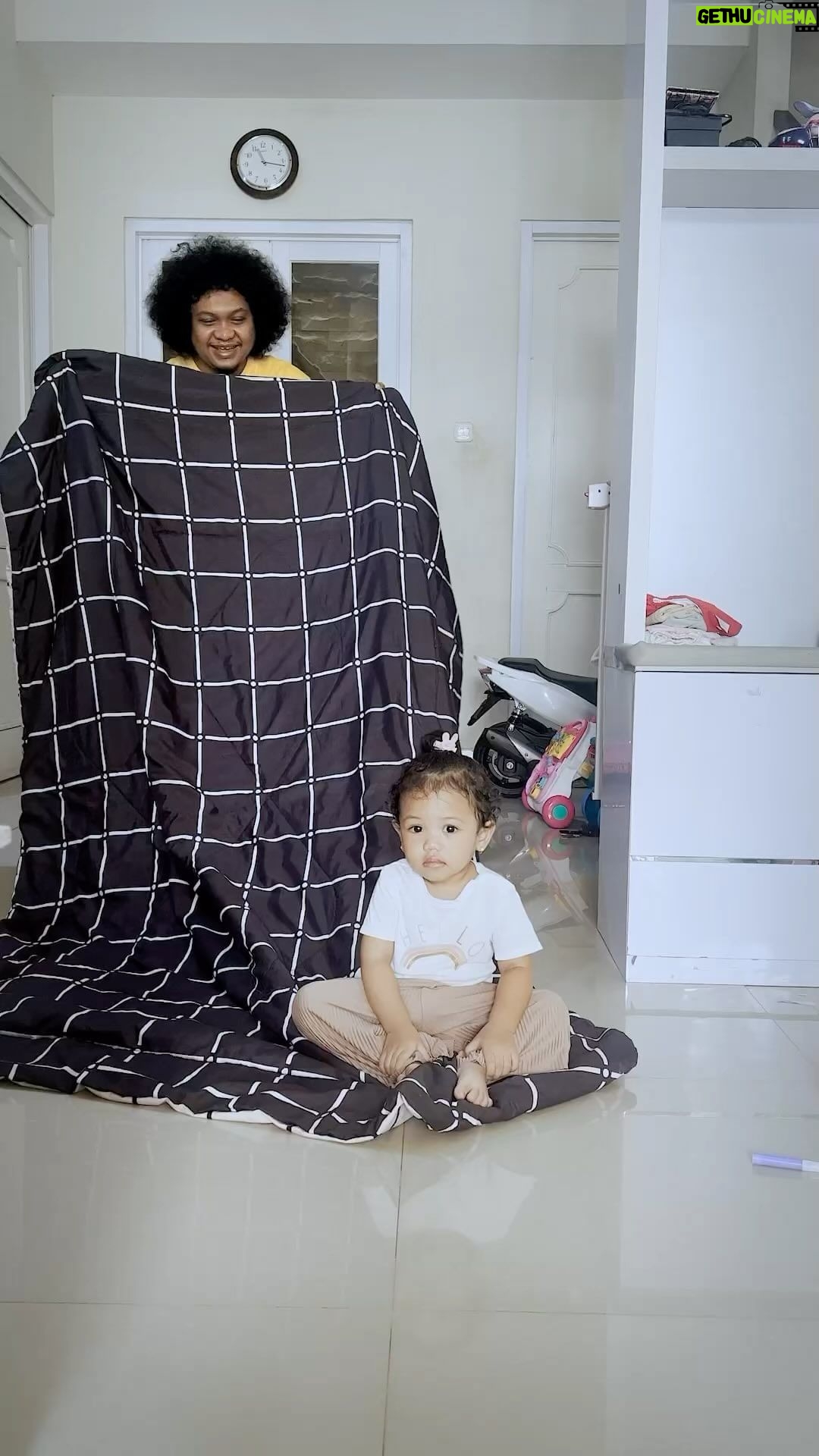 Babe Cabiita Instagram - Gawat juga ni bocah klo gak ditemenin main langsung merajuk.. mumpung lagi lucu lucunya harus dibikin konten! 😂