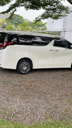Babe Cabita Instagram - Ngantar nebula untuk masuk sekolah pertama kalinya, aku anter naik katana, tapi mungkin rencana mau beli alphard kurang 500juta. Ada pinjaman ga?