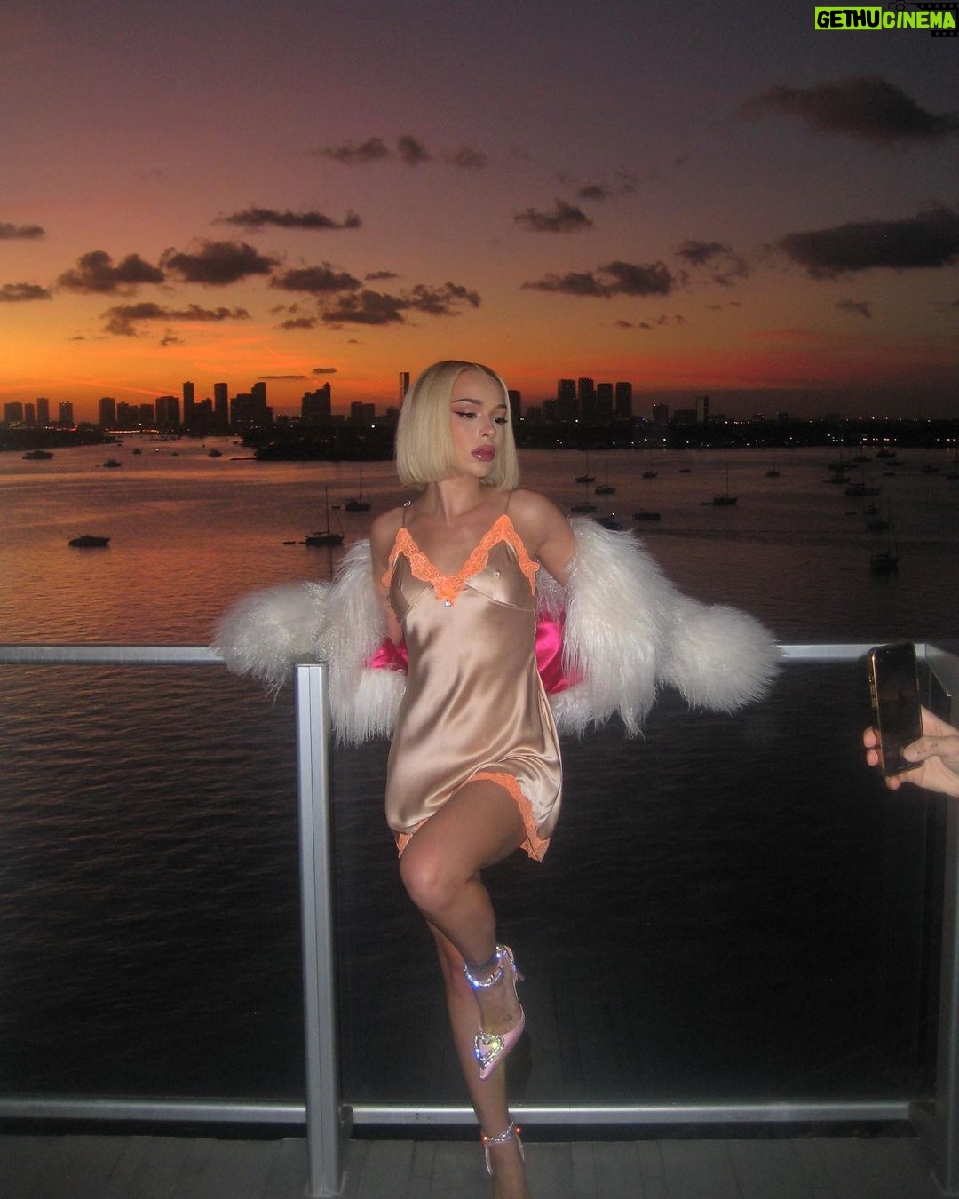 Bad Gyal Instagram - Kármica 💕💕💕 lo pasé muy bien celebrando el release de mañana será bonito ✨✨ Miami, Florida