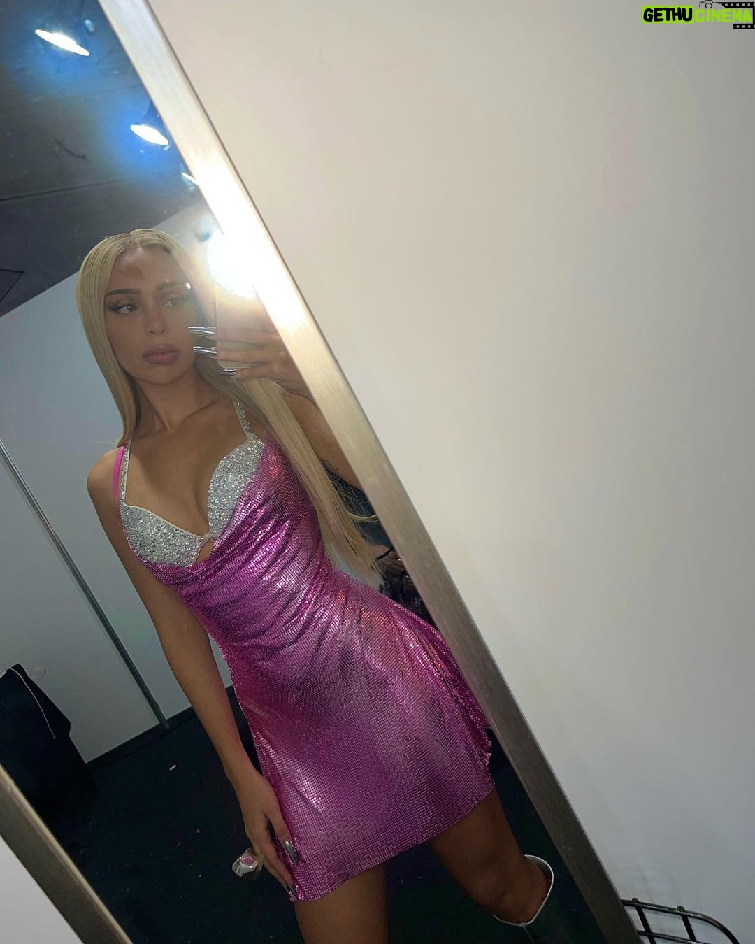 Bad Gyal Instagram - 💗 Gracias buenos aires !! Acabo la primera parte de mi tour muy contenta de haber sentido tanto cariño ✨ agradecida con todos los que habéis venido a verme Buenos Aires, Argentina