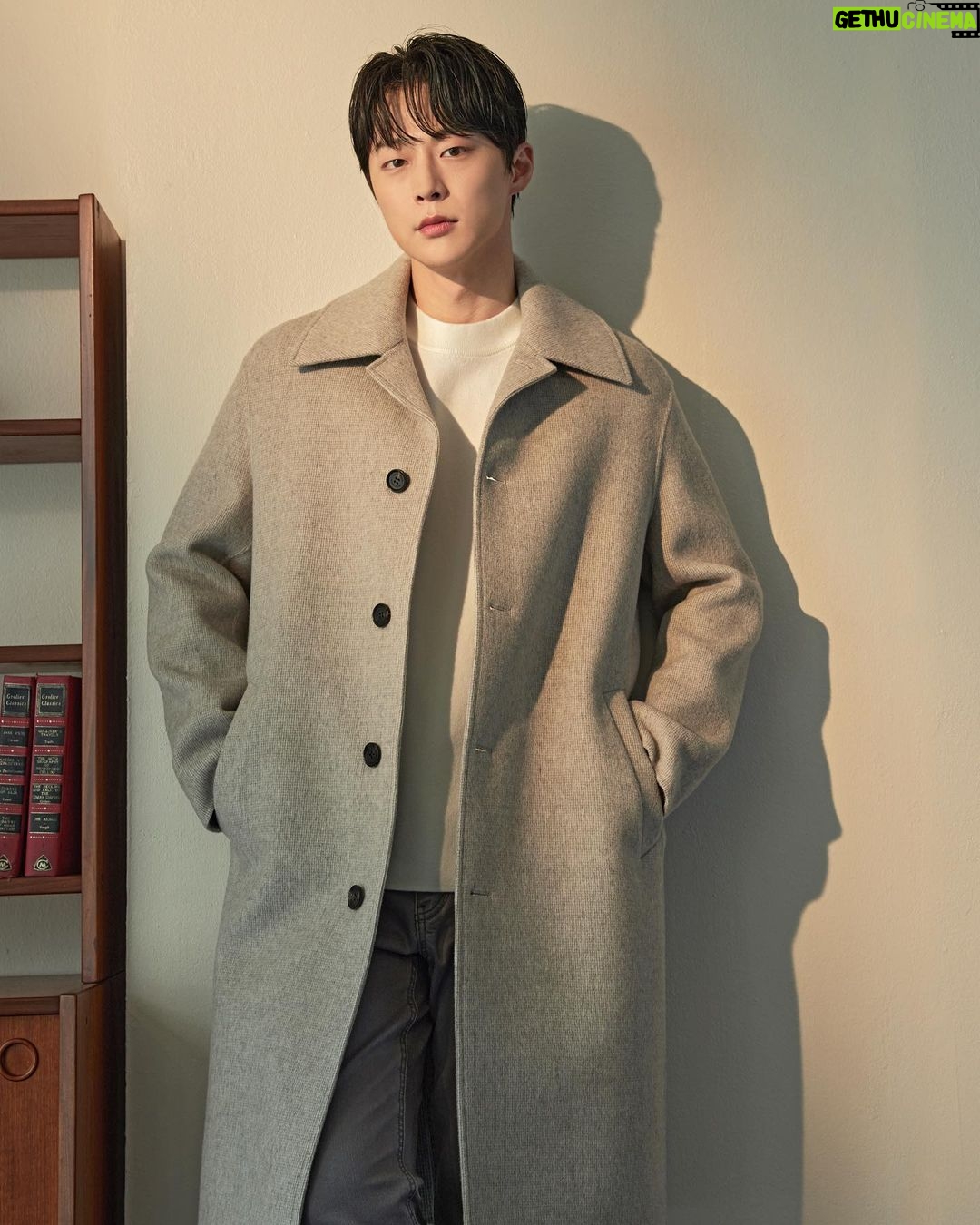 Bae In-hyuk Instagram - 바쏘🖤 내가 입어 바쏘 @bassohomme_official