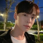 Bae In-hyuk Instagram – 단장의 무게는 무겁고
내 무게는 점점 가벼워지고
#치얼업
