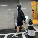 Bae In-hyuk Instagram – 간만에 마실🚶🏻‍♂️
#새신을신고뛰어보자팔짝 
#새옷을입고뛰어보자팔짝