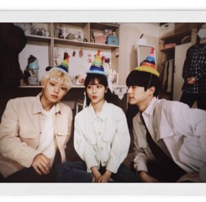 Bae In-hyuk Instagram - 준.소.수👨‍👧‍👦🥳
#멀리서보면푸른봄 
#시끌시끌