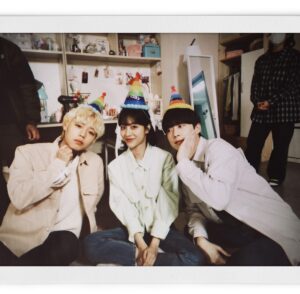 Bae In-hyuk Instagram - 준.소.수👨‍👧‍👦🥳
#멀리서보면푸른봄 
#시끌시끌