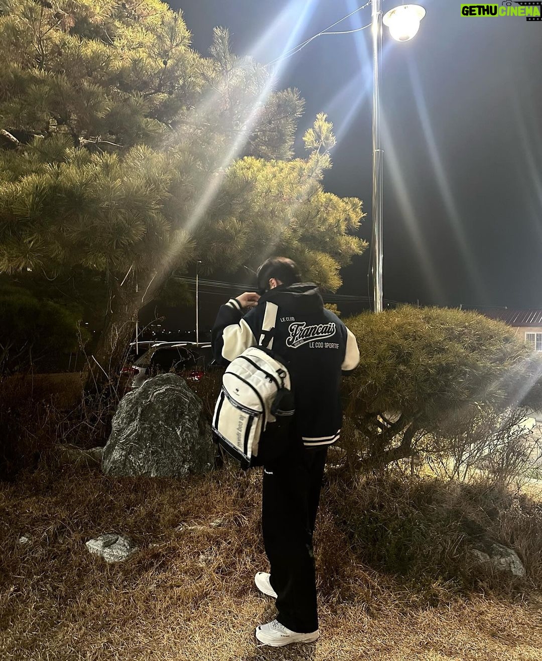 Bae In-hyuk Instagram - 공부할때,운동갈때,여행갈때 내 최애가방 😘 학교 가고 싶다🥹 #르꼬끄 #AT백팩 #카디엄하입 #광고