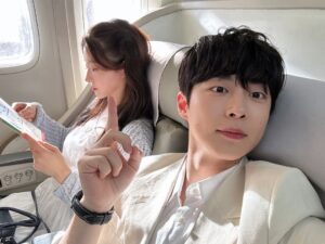 Bae In-hyuk Instagram - 태하가 연우 한테 잘 보이려고 머리도 뽂았어
오늘은 더 재밌어요 모두 본방사수 부탁드려요🫶🖤💙
#열녀박씨계약결혼뎐