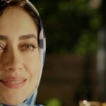 Bahare Kianafshar Instagram - رونمایی از اولین تیزر «حرفه‌ای»/شمارش معکوس برای پخش جدیدترین سریال اختصاصی نماوا آغاز شد. همزمان با نزدیک شدن پخش«حرفه‌ای»، از تیزر این سریال رونمایی شد. «حرفه‌ای» جدیدترین سریال اختصاصی‌ نماواست که به زودی منتشر خواهد شد. در این سریال سیروان خسروی برای اولین بار جلوی دوربین رفته است. دیگر بازیگران این سریال عبارتند از سارا بهرامی، ماهور الوند، زانیار خسروی،علیرضا ثانی‌فرد، مرتضی تقی‌زاده، مزدک میر عابدینی، اسما رمضانی، المیرا دهقانی، با حضور بهاره کیان‌افشار، امیرمحمد زند و بهناز جعفری و با هنرمندی علی مصفا. «حرفه‌ای» قصه‌ای معمایی دارد و در خلاصه داستانش آمده: پول هنگفتی در میان است. برای از بین بردن موانع رسیدن به این ثروت، نقشه بی‌نقصی لازم است. نقشه‌ای ناب و پیچیده، که برای اجرایش احتیاج به یک آدمکش حرفه‌ای دارد.احتمالا او باهوش‌ترین و بی‌رحم‌ترین است. نویسندگی و کارگردانی «حرفه‌‍‌ای» را مصطفی تقی‌زاده و تهیه‌کنندگی این سریال را سعید خانی برعهده دارد. به زودی زمان دقیق پخش و همچنین اخبار بیشتری درباره این سریال منتشر خواهد شد. ساخت تیزر: مسعود رفیع‌زاده @namava_ir @herfei.official