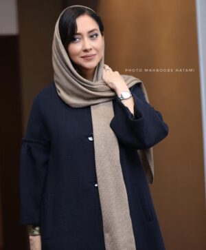 Bahare Kianafshar Instagram - .
اکران فیلم #گربه_سیاه 
بعد از گذشت دو سال از ساخت فیلم
با تشکر از تمامی عوامل فیلم،
برگزاری مراسم
 و خبرنگاران و عکاسان عزیز
و
به امید یک اکران موفق و بی دغدغه
🙄🙏🏼❤️
.
باتشکر از
@radrou 
@makeupbysaloume 
@mimaccessories 
.
#فیلم#اکران_خصوصی #بازیگران_زن #بازیگران 
.
#بهاره_کیان_افشار #سینمایی #سینما #بهار 
.
برای استفاده از زحمات دوستان عزیز و هنرمند عکاسم در دو پست عکسها ارائه میشود.