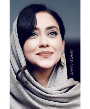 Bahare Kianafshar Instagram - .
اکران فیلم #گربه_سیاه 
بعد از گذشت دو سال از ساخت فیلم
با تشکر از تمامی عوامل فیلم،
برگزاری مراسم
 و خبرنگاران و عکاسان عزیز
و
به امید یک اکران موفق و بی دغدغه
🙄🙏🏼❤️
.
باتشکر از
@radrou 
@makeupbysaloume 
@mimaccessories 
.
#فیلم#اکران_خصوصی #بازیگران_زن #بازیگران 
.
#بهاره_کیان_افشار #سینمایی #سینما #بهار 
.
برای استفاده از زحمات دوستان عزیز و هنرمند عکاسم در دو پست عکسها ارائه میشود.