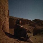 Bahare Kianafshar Instagram - . من به زندگی ایمان دارم و به قدرت امید بیشتر...؛ میگذره روزهای تلخ... میاد روزهای بهتر🙏🏼❣️🍀 . درضمن از اینکه همراهید و مهربان ممنونم و سپاسگزار🥰 . . . #انسان #طبیعت #امید #عکس_جدید_نیست #baharehkianafshar #baharekianafshar #iran#desert #shahdad #photobyhim